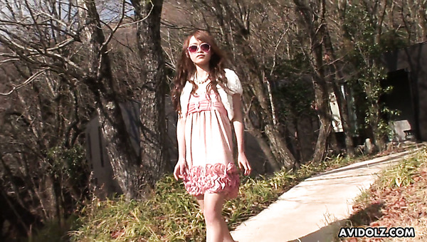 Amazing Japanese hottie in sunglasses Ayumi Inamori gives a fantastic blowjob