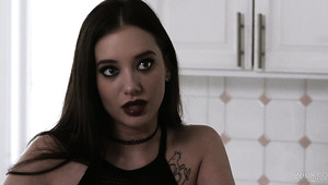 Wild and wicked hottie Riley Nixon loves nothing but sensual cuni