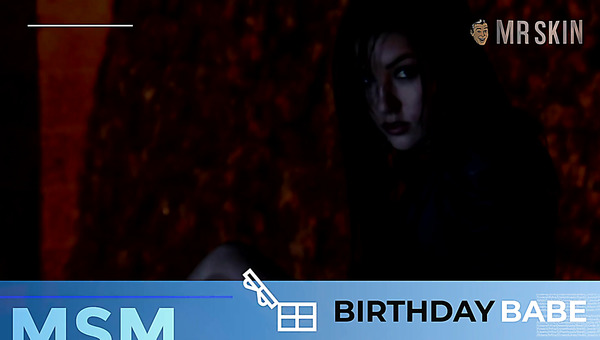 Sexy booty Scarlett Johansson is never late to enjoy to wank a bit