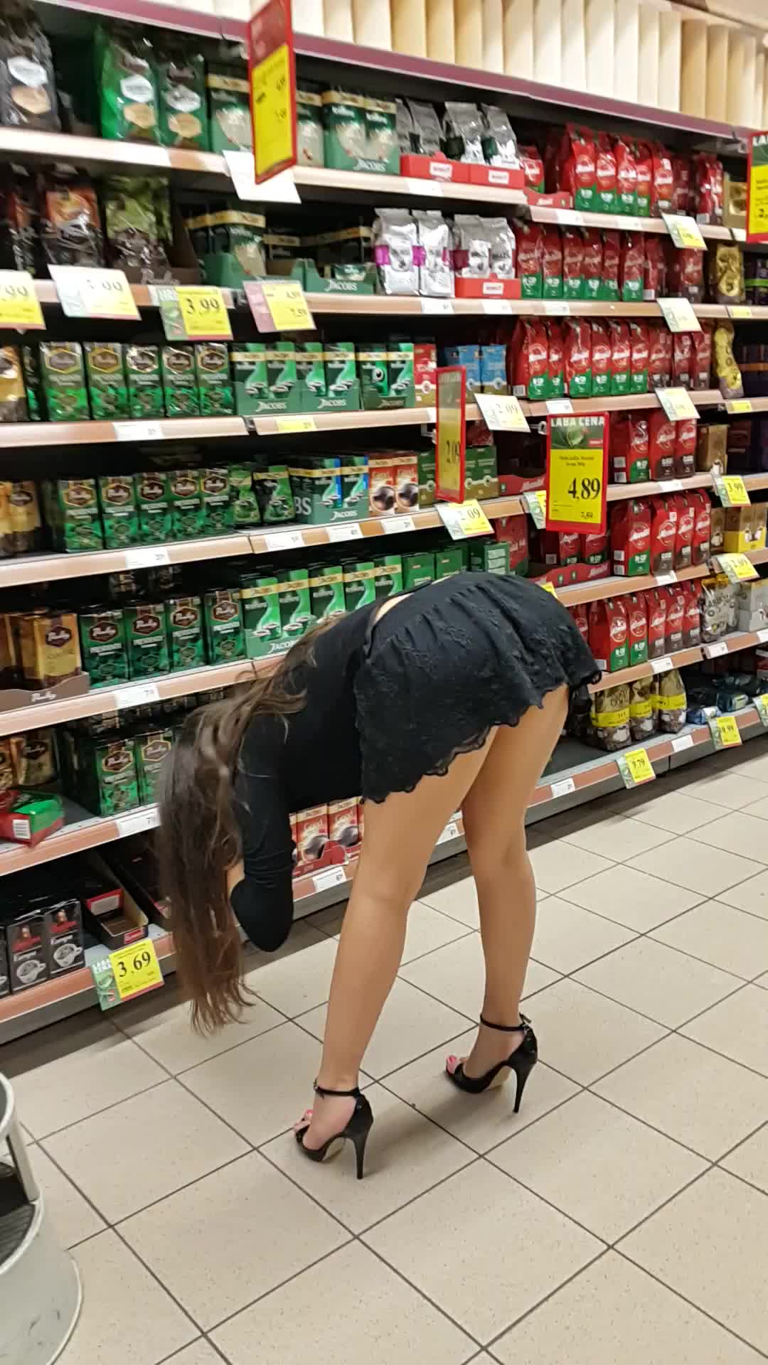 Supermarket upskirt