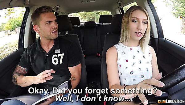 Pale wife Yuno Love is so into riding strong cock of her lover at the backyard