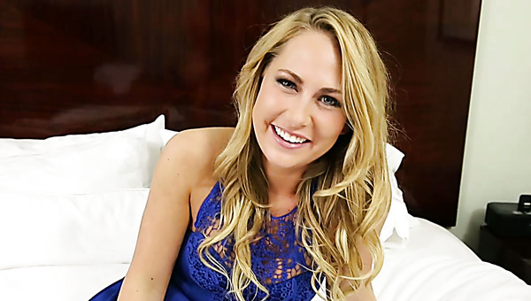 Admirable blonde hottie Carter Cruise pleases her pink pussy with fingers