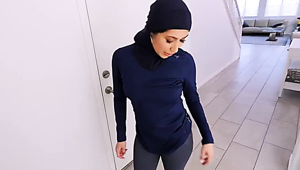 Muslim babe is fucked by kinky personal trainer after stretching glutes