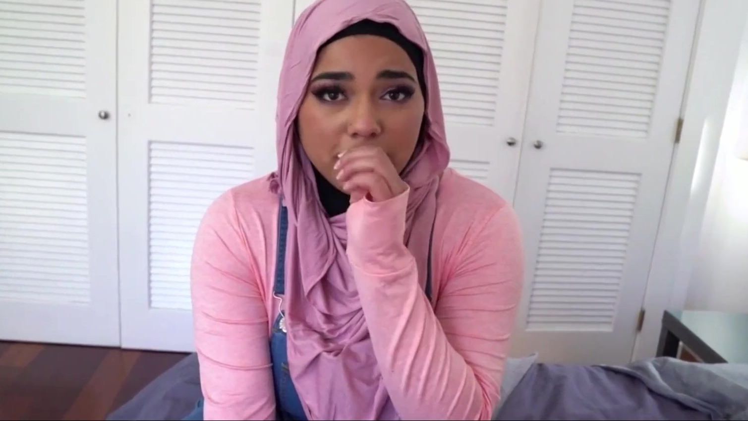 Shy Curvy Busty Muslim Teen In Hijab Asked Her Step-cousin To Take Her Virginity image