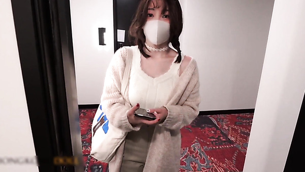 Asian bitch gets fucked by her boyfriend