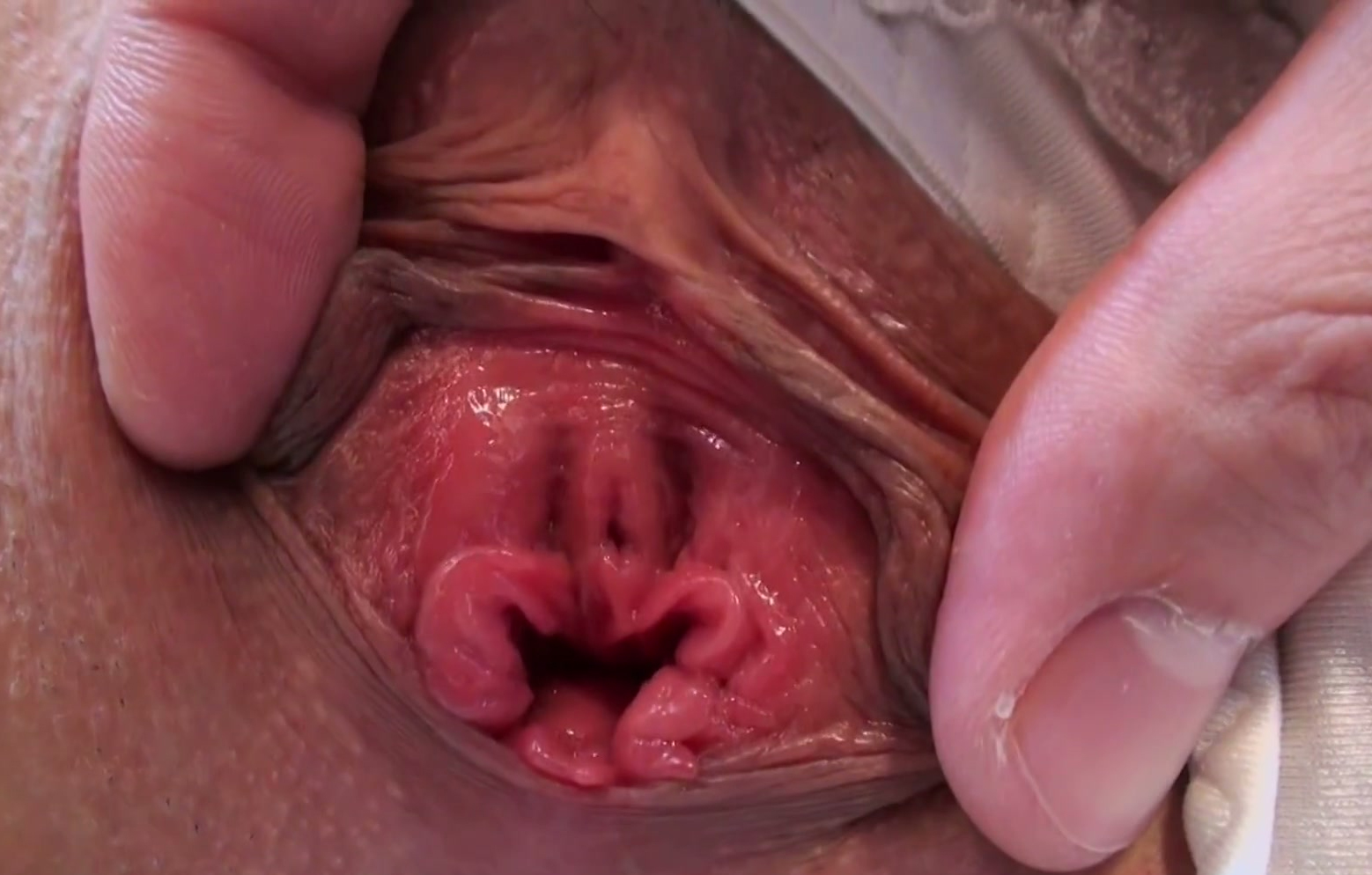 closeup slit pussy Japanese gal Ai gets her pinkish closeup slit fucked and toyed