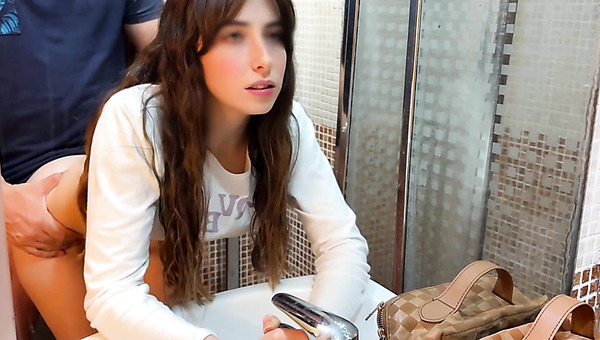 Getting this cute girl fucked on his dick right in fromt of the mirror