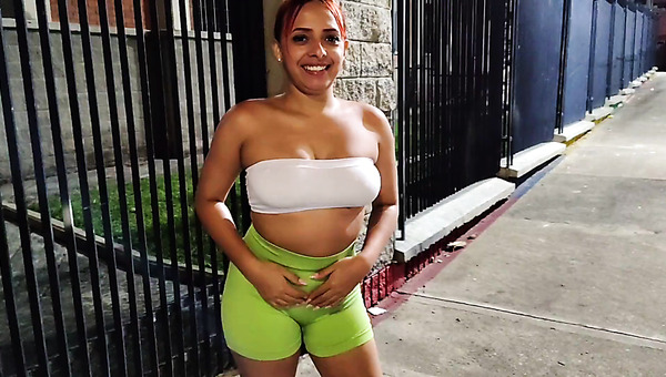 Stepsis squirts seconds before creampie