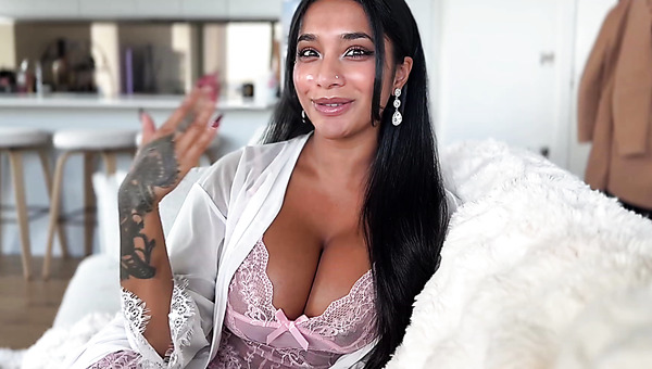 Hot and curvy chick got surprised by a friend flying over to let her try his BBC POV