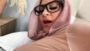 Arab MILF in glasses loves getting her big ass stretched with anal sex