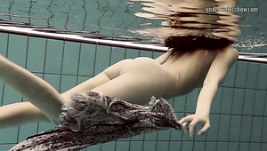 Loris Licicia swimming naked in the pool in awesome Underwater show