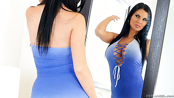 Tanned well packed wild brunette does her best while sucking fat prick