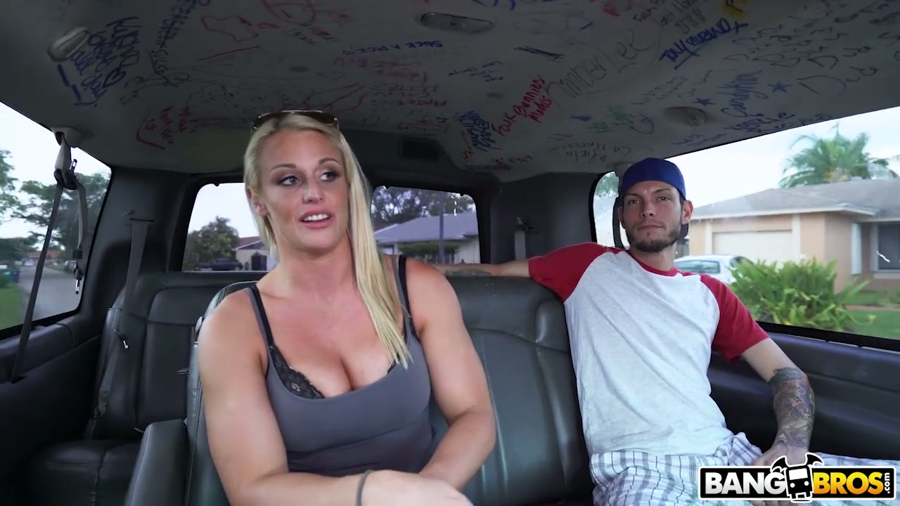 Sexy Milf Fucked In Van - Busty blonde MILF gonna buy some water but ends up fucking in the van