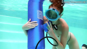 Hungarian scuba diver Minnie Manga exposes such a nice rounded bum